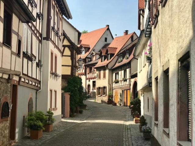 ויינהיים Turmwohnung Buedinger Hof מראה חיצוני תמונה