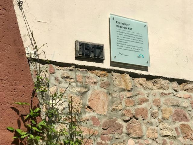 ויינהיים Turmwohnung Buedinger Hof מראה חיצוני תמונה